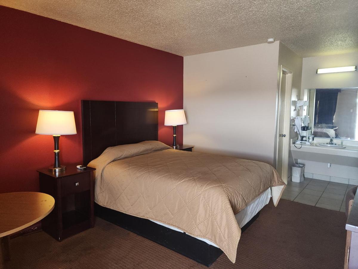 Colonial Inn Monahans Tx Екстериор снимка