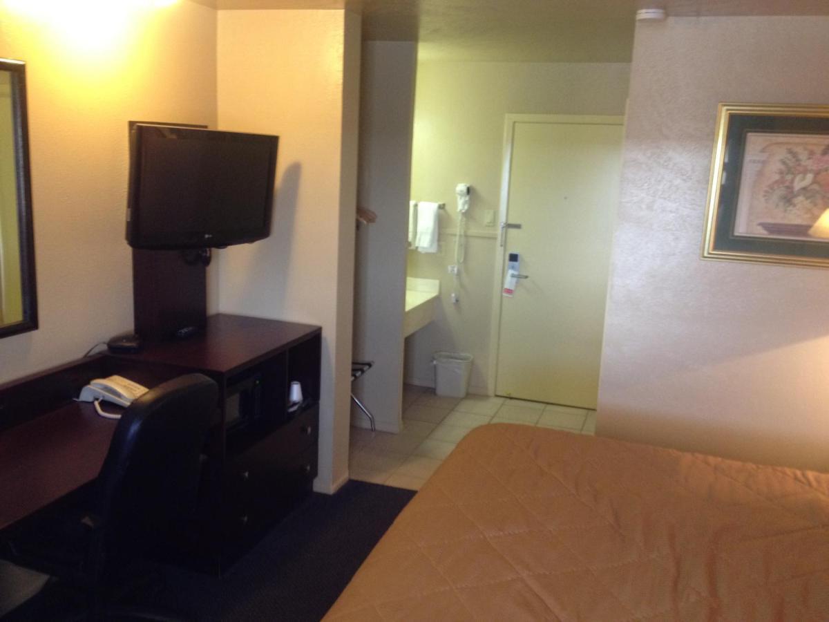 Colonial Inn Monahans Tx Екстериор снимка