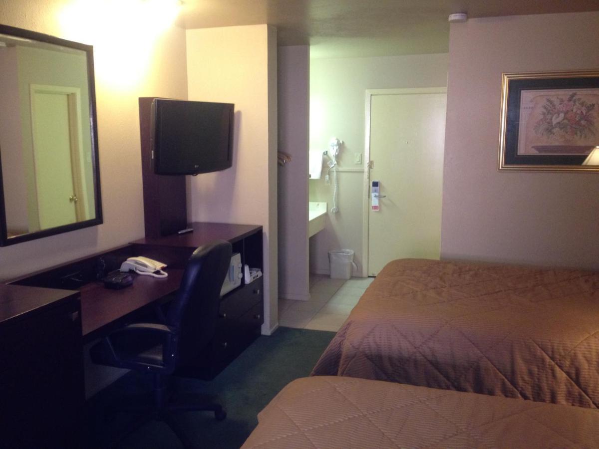 Colonial Inn Monahans Tx Екстериор снимка